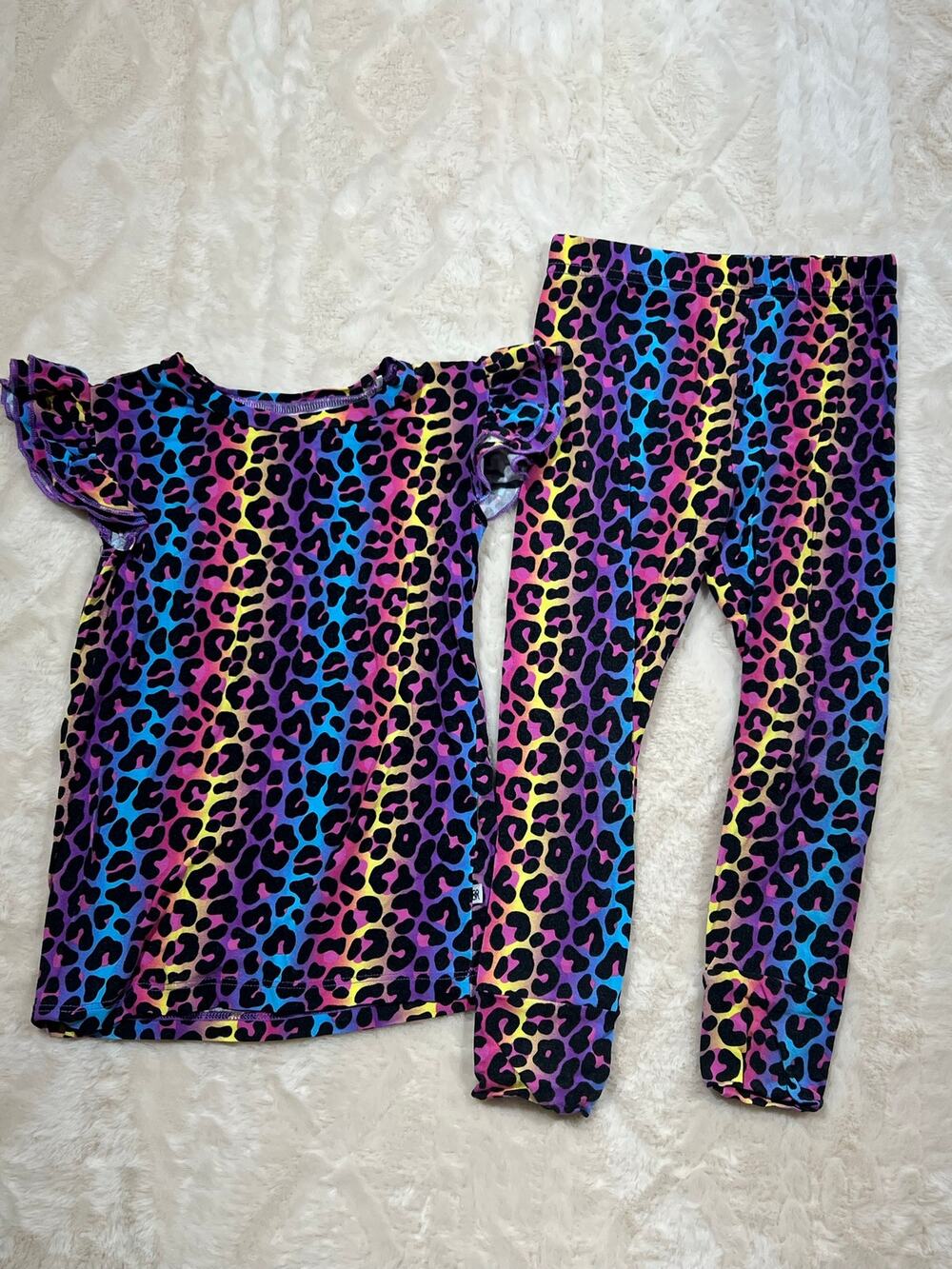 Bums & Roses Bamboo Pajama Set Girls 4T Rainbow Leopard 2-Piece EUC